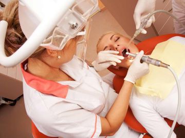 Clínica Dental Marta López Llaría limpieza dental